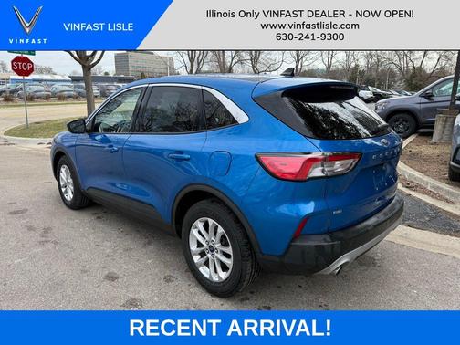 Velocity Blue Metallic 2020 Ford Escape SE