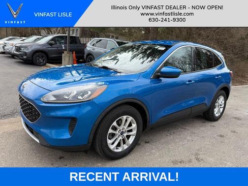 Velocity Blue Metallic 2020 Ford Escape SE