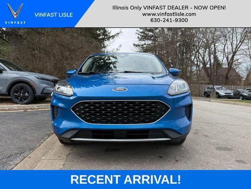 Velocity Blue Metallic 2020 Ford Escape SE