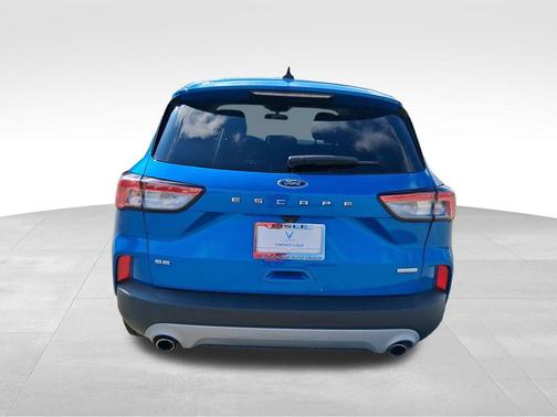 Velocity Blue Metallic 2020 Ford Escape SE