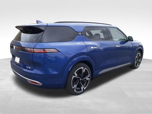 2024 VinFast VF 9 Plus