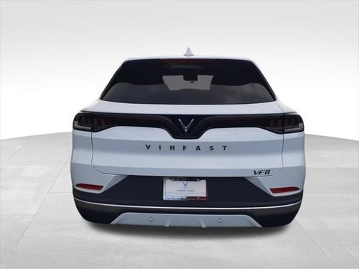 2025 VinFast VF 8 Plus