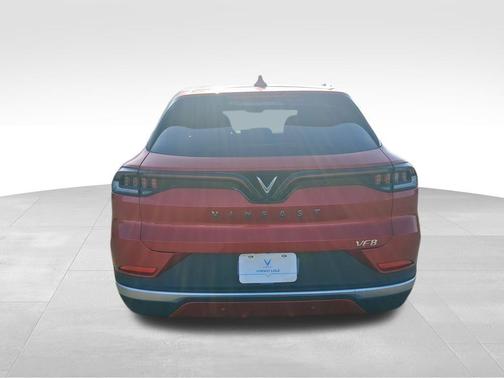 2025 VinFast VF 8 Eco