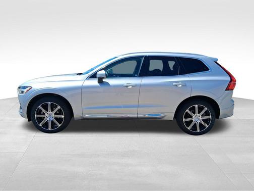 Bright Silver Metallic 2019 Volvo XC60 T5 Inscription