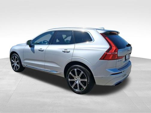 Bright Silver Metallic 2019 Volvo XC60 T5 Inscription