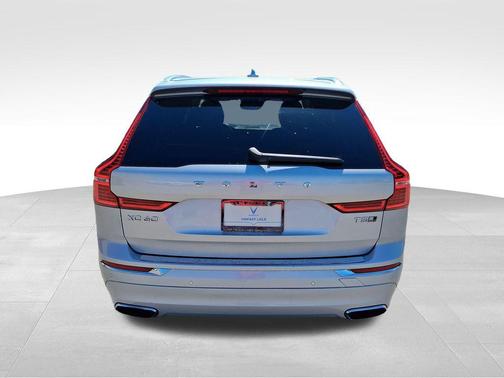Bright Silver Metallic 2019 Volvo XC60 T5 Inscription