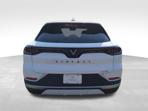 2023 VinFast VF 8 Eco