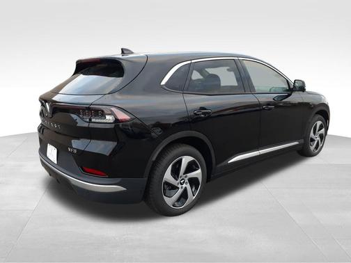 2025 VinFast VF 8 Eco