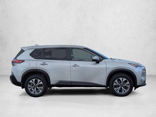 Brilliant Silver Metallic 2022 Nissan Rogue SV