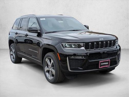Diamond Black Crystal Pearlcoat 2026 Jeep Grand Cherokee Limited