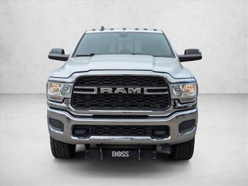 2022 RAM 2500 Tradesman Crew Cab 4x4 8' Box
