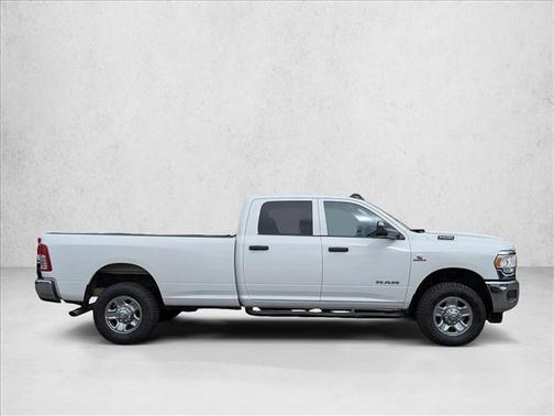 2022 RAM 2500 Tradesman Crew Cab 4x4 8' Box