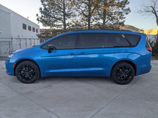 2026 Chrysler Pacifica L