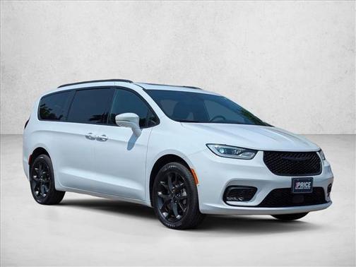Bright White Clearcoat 2022 Chrysler Pacifica Limited