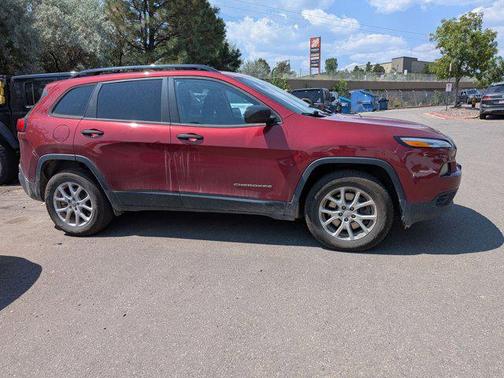 2016 Jeep Cherokee Sport