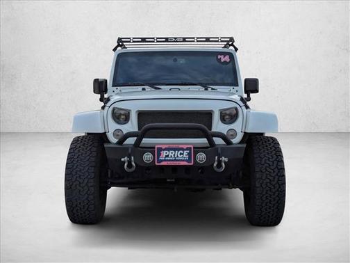 Bright White Clearcoat 2014 Jeep Wrangler Unlimited Sahara