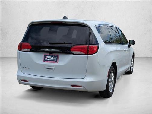 Bright White Clearcoat 2022 Chrysler Voyager LX