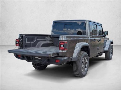 Granite Crystal Metallic Clearcoat 2026 Jeep Gladiator Sahara 4x4