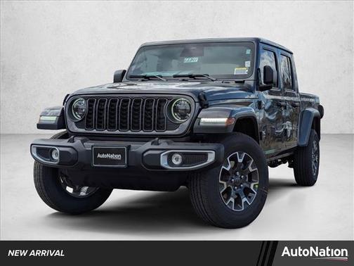 Granite Crystal Metallic Clearcoat 2026 Jeep Gladiator Sahara 4x4