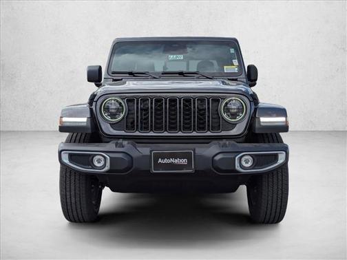 Granite Crystal Metallic Clearcoat 2026 Jeep Gladiator Sahara 4x4