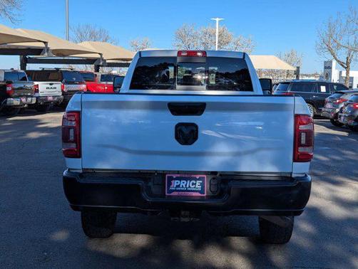 2023 RAM 2500 Tradesman Crew Cab 4x4 8' Box