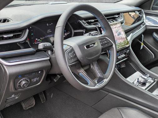 2025 Jeep Grand Cherokee 4xe Trailhawk