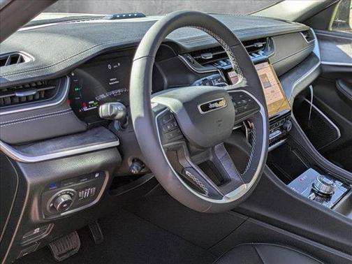 2025 Jeep Grand Cherokee 4xe Anniversary Edition