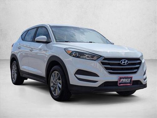 Dazzling White 2018 Hyundai TUCSON SE