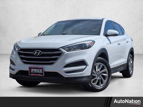 Dazzling White 2018 Hyundai TUCSON SE