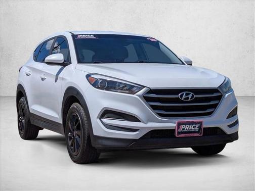 Dazzling White 2018 Hyundai TUCSON SE