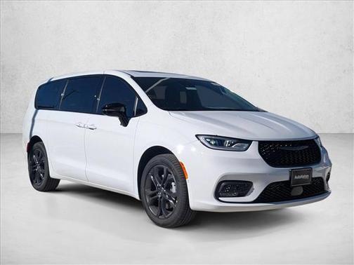 2026 Chrysler Pacifica L