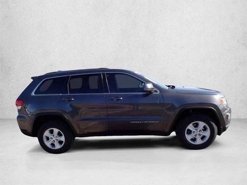 Granite Crystal Metallic Clearcoat 2016 Jeep Grand Cherokee Laredo