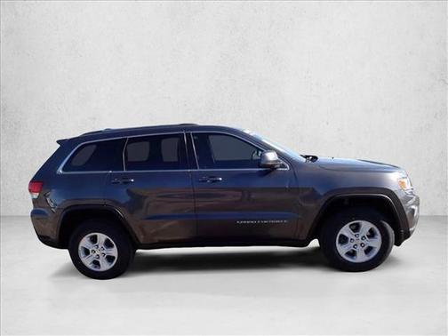 Granite Crystal Metallic Clearcoat 2016 Jeep Grand Cherokee Laredo