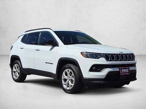 Bright White Clearcoat 2024 Jeep Compass Latitude