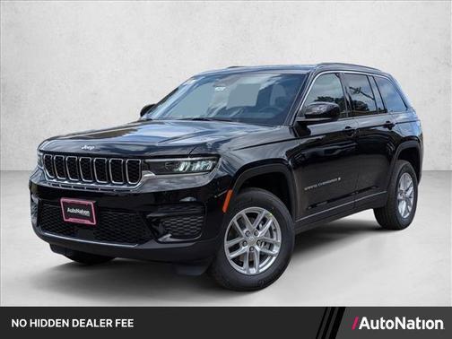 Diamond Black Crystal Pearlcoat 2026 Jeep Grand Cherokee Laredo