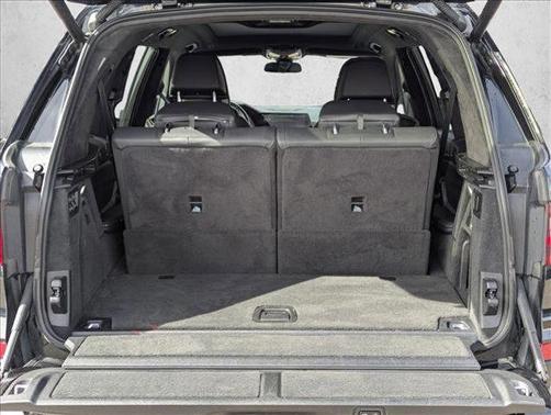 Black Sapphire Metallic 2021 BMW X7 xDrive40i