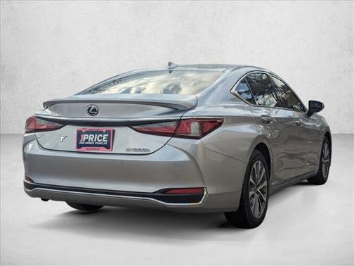 Iridium 2022 Lexus ES 300h Base