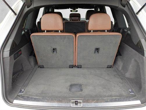 Carrara White 2017 Audi Q7 3.0T Prestige