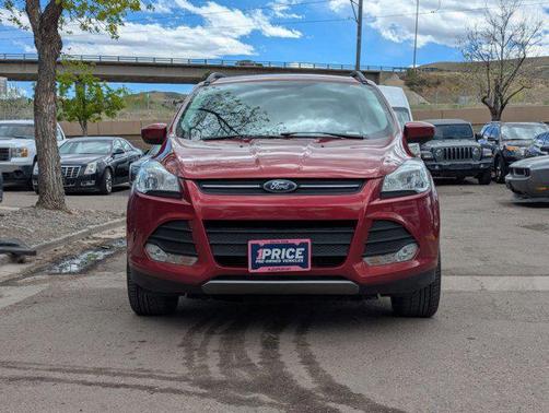Ruby Red Metallic Tinted Clearcoat 2016 Ford Escape SE