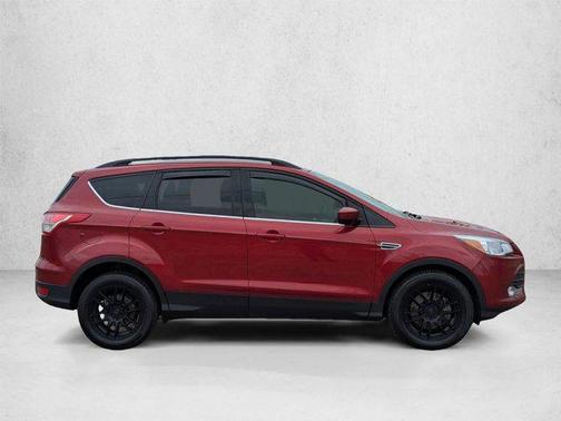 Ruby Red Metallic Tinted Clearcoat 2016 Ford Escape SE