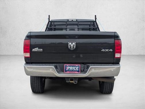 2017 RAM 2500 Big Horn Crew Cab 4x4 8' Box