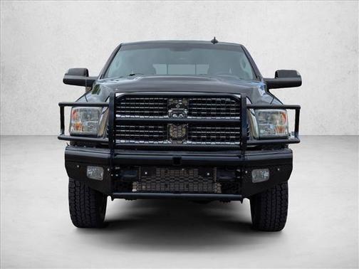 Brilliant Black Crystal Pearlcoat 2017 RAM 2500 Big Horn Crew Cab 4x4 8' Box