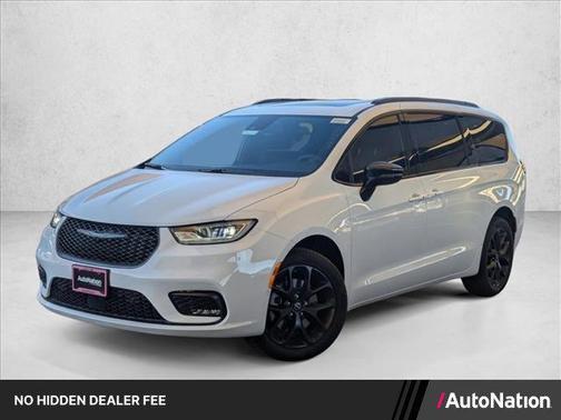 Bright White Clearcoat 2026 Chrysler Pacifica Limited