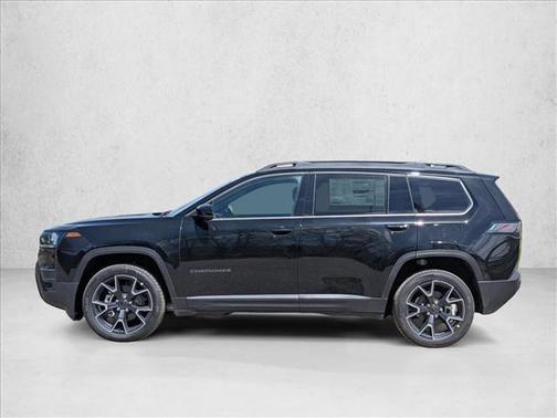 Diamond Black Crystal Pearlcoat 2026 Jeep Cherokee Overland