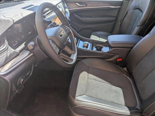 Baltic Gray Metallic Clearcoat 2026 Jeep Grand Cherokee Altitude