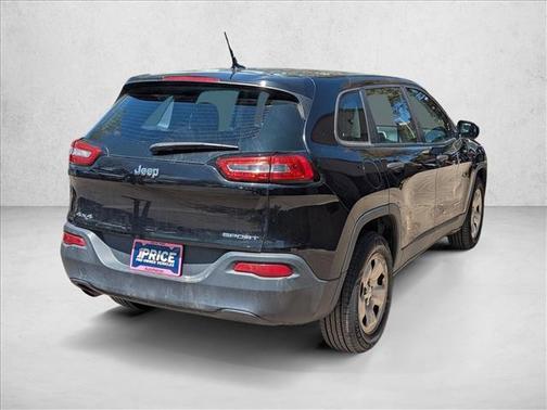 Brilliant Black Crystal Pearlcoat 2015 Jeep Cherokee Sport