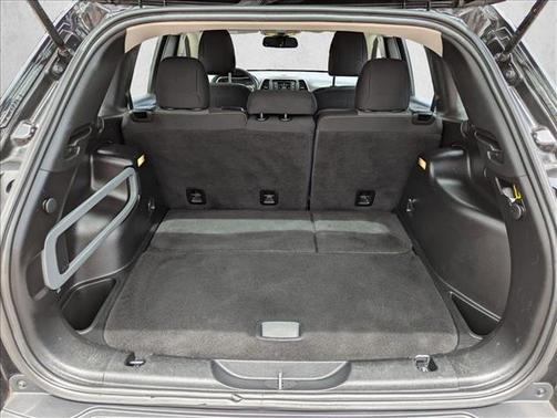 Brilliant Black Crystal Pearlcoat 2015 Jeep Cherokee Sport
