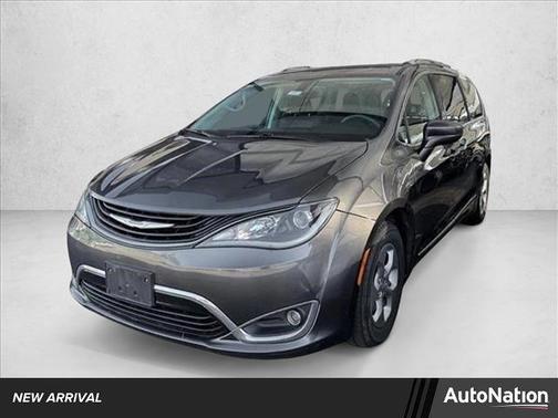 2018 Chrysler Pacifica Hybrid Touring L