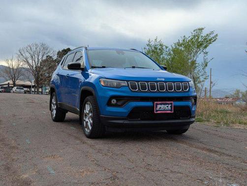 2022 Jeep Compass Latitude Lux