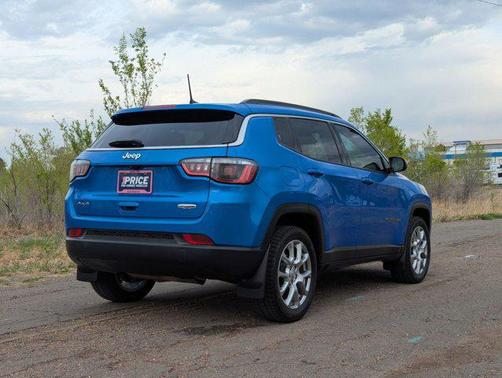 2022 Jeep Compass Latitude Lux